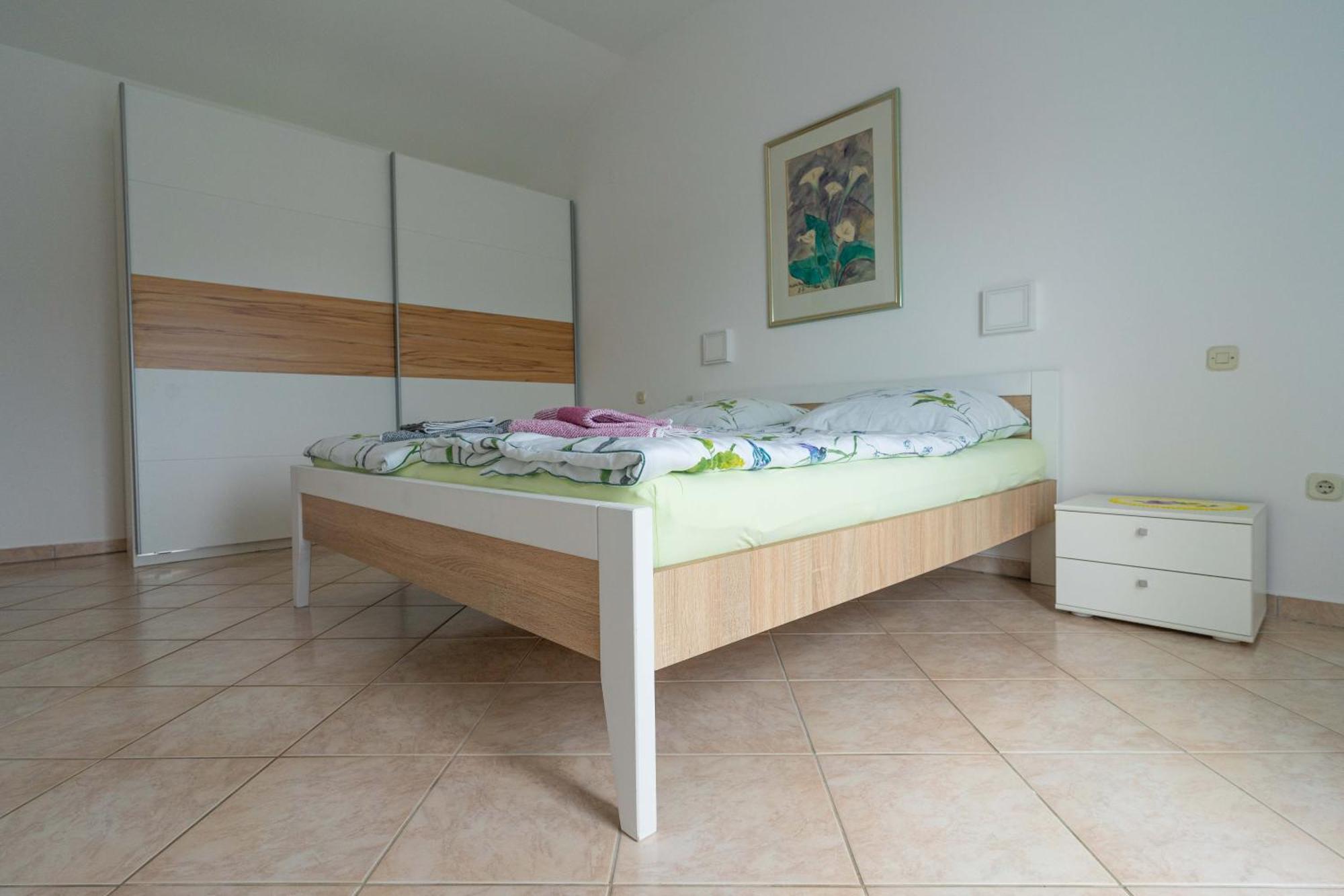 Ferienwohnung Irina Ližnjan エクステリア 写真